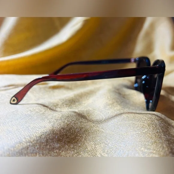 Chic Sunglasses - Picture 2 of 6